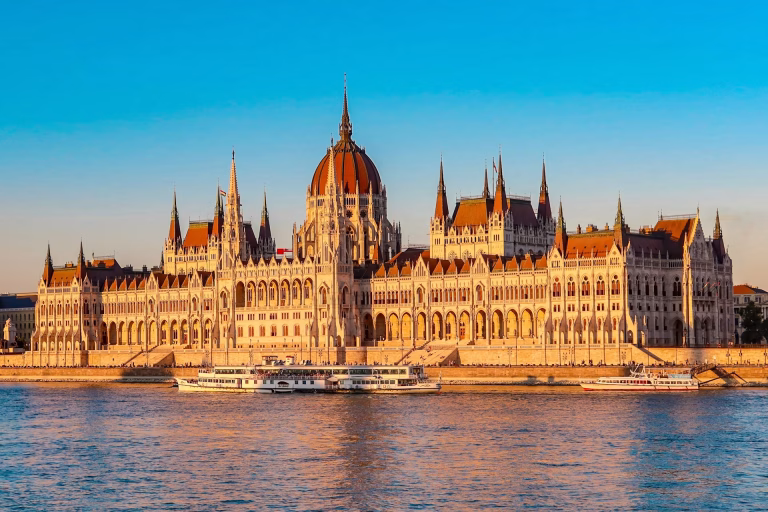 Nesir-Muradov-Nexnrxz0Hay-Unsplash-1-1